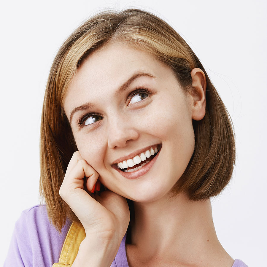 Creative And Stylish Female Student Painting Walls DZGPN63