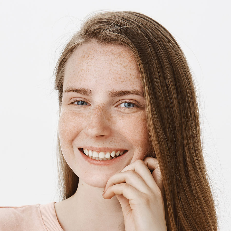 Waist Up Shot Of Charming Female Freelance Journal 9QUQDSC